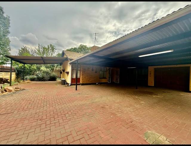 4 BEDROOM HOUSE FOR SALE IN VANDERBIJLPARK CE 4